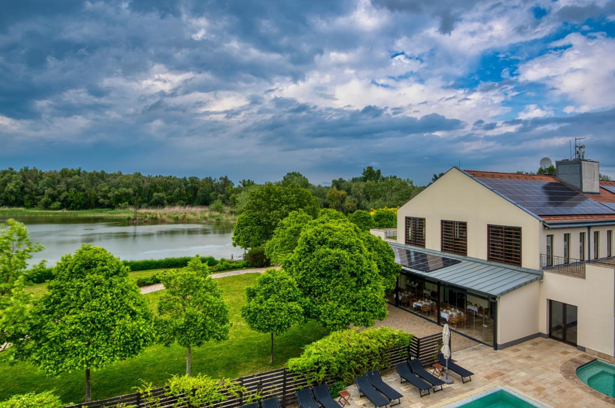 Tisza Balneum Hotel Тисафюред Экстерьер фото